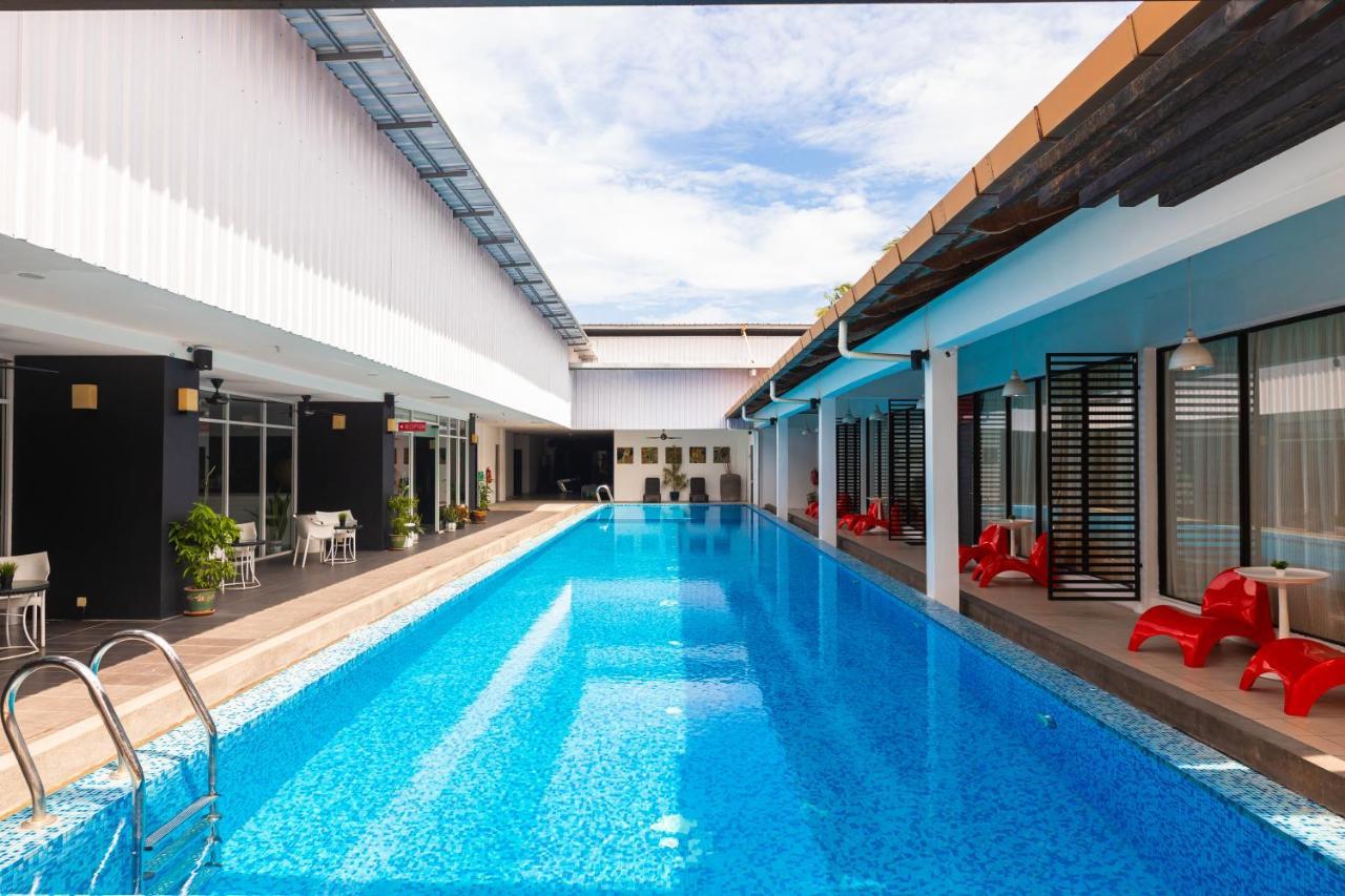 The Villa Langkawi Pantai Cenang  Kültér fotó